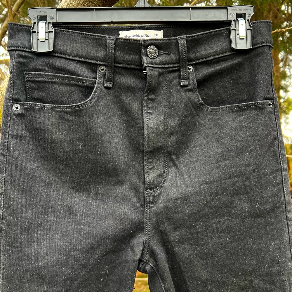 NWOT Abercrombie black jeans ultra high rise super skinny raw hem 28R 6 - Picture 4 of 15